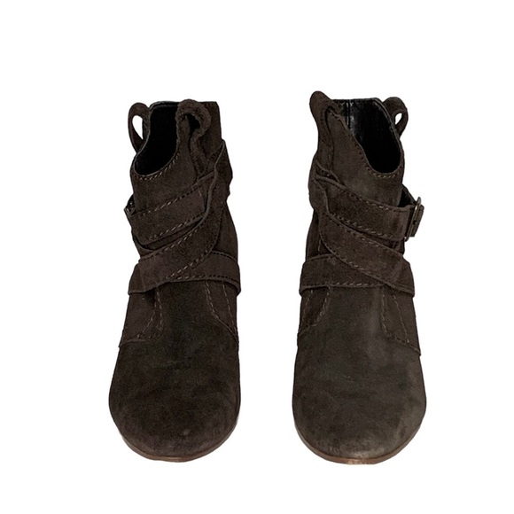 Nine West Lairah‎ chocolate brown Suede Pull On Ankle Booties. Size 8.5 - Picture 3 of 10